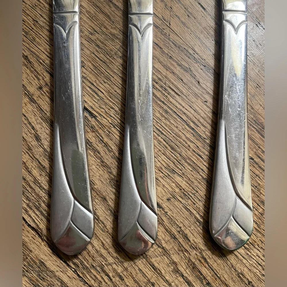 Elegant Knives Set